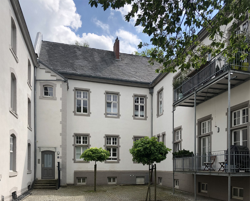 METTMANN, STADTPALAIS ALTES AMTSGERICHT – SANIERUNG IN WOHNUNGEN